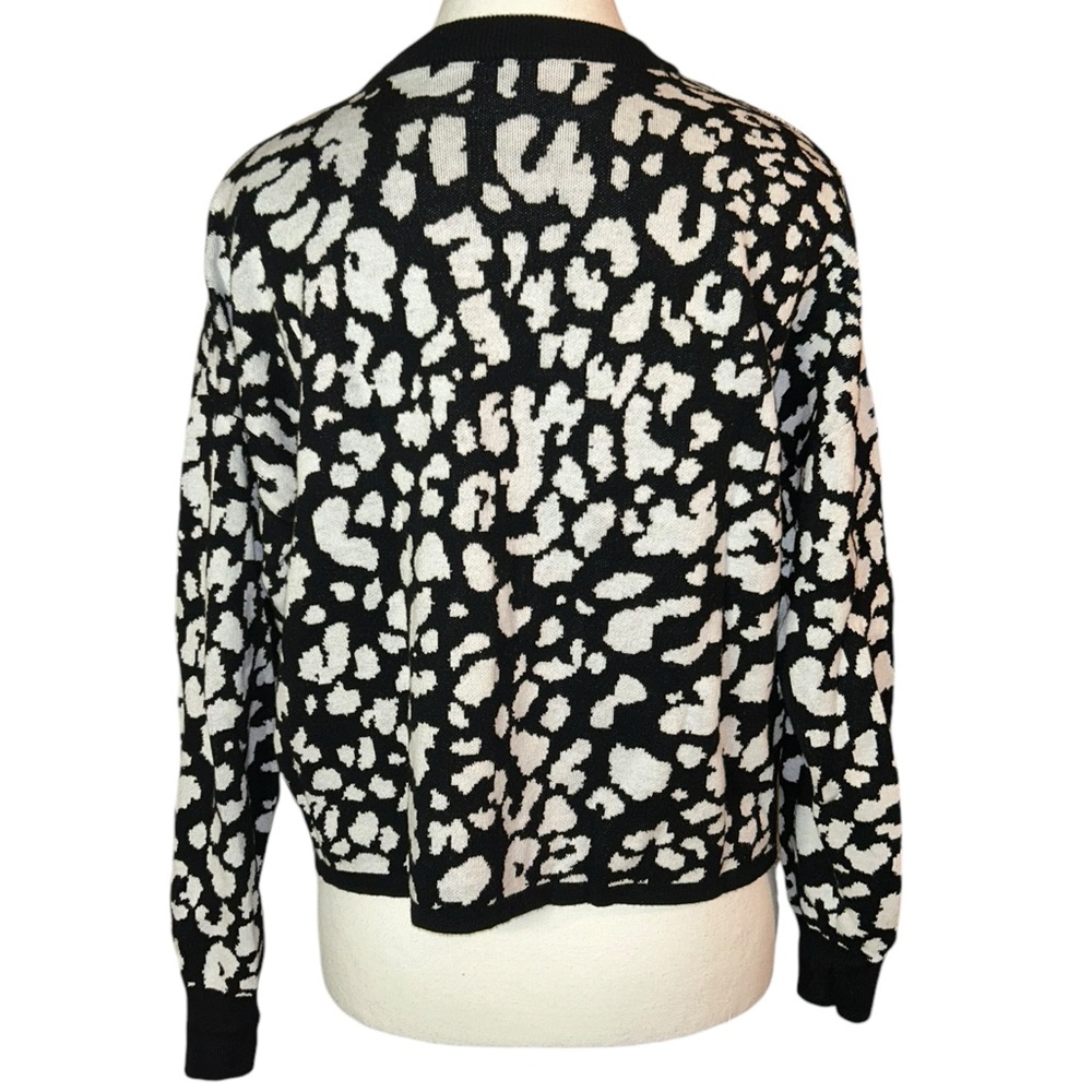 Bar III Black & White Cheetah Jacquard Crewneck Pullover Cropped Sweater M - Picture 2 of 9